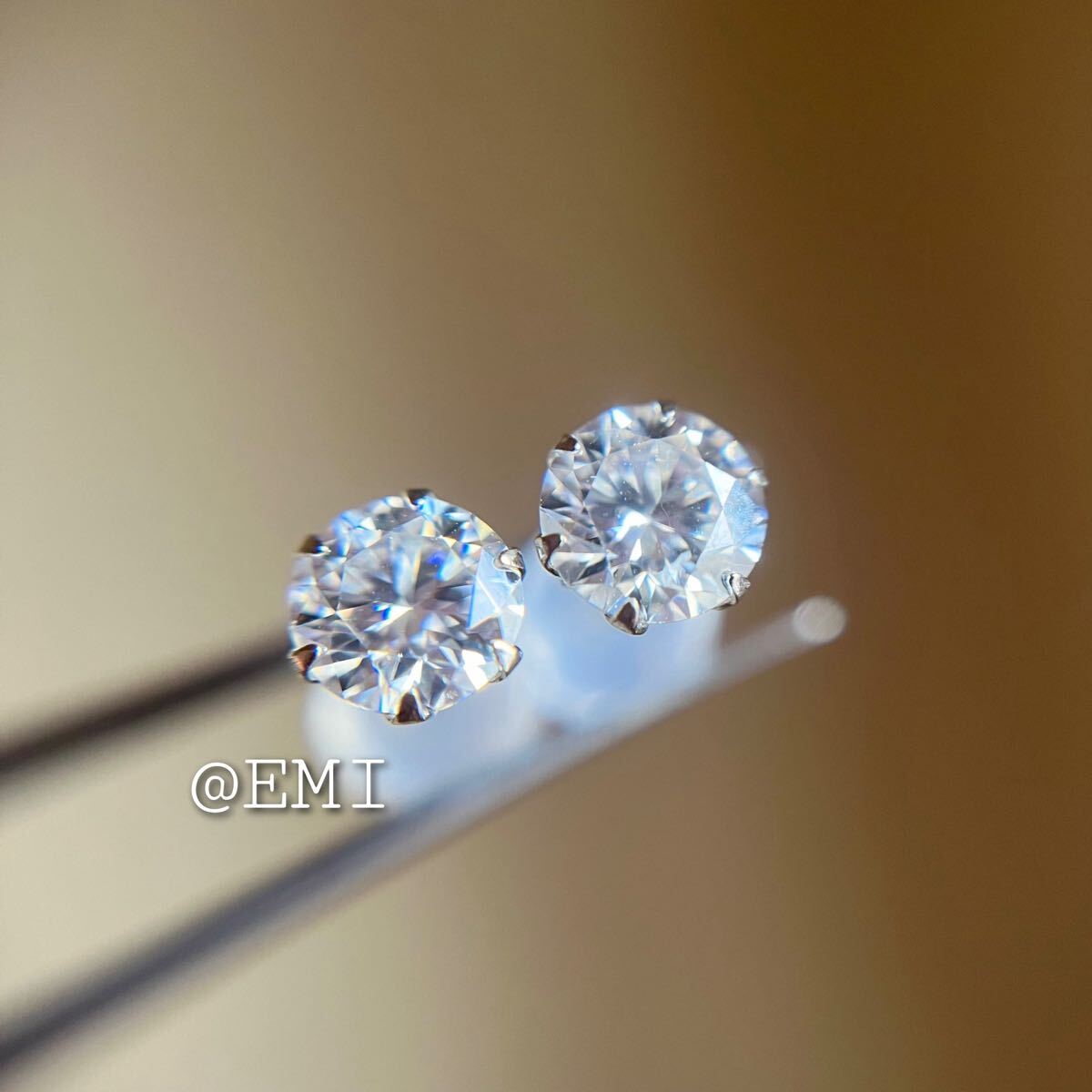 Pt900 モアッサナイトダイヤモンド　H&C　0.90カラット　ピアス　DIAMOND_画像4