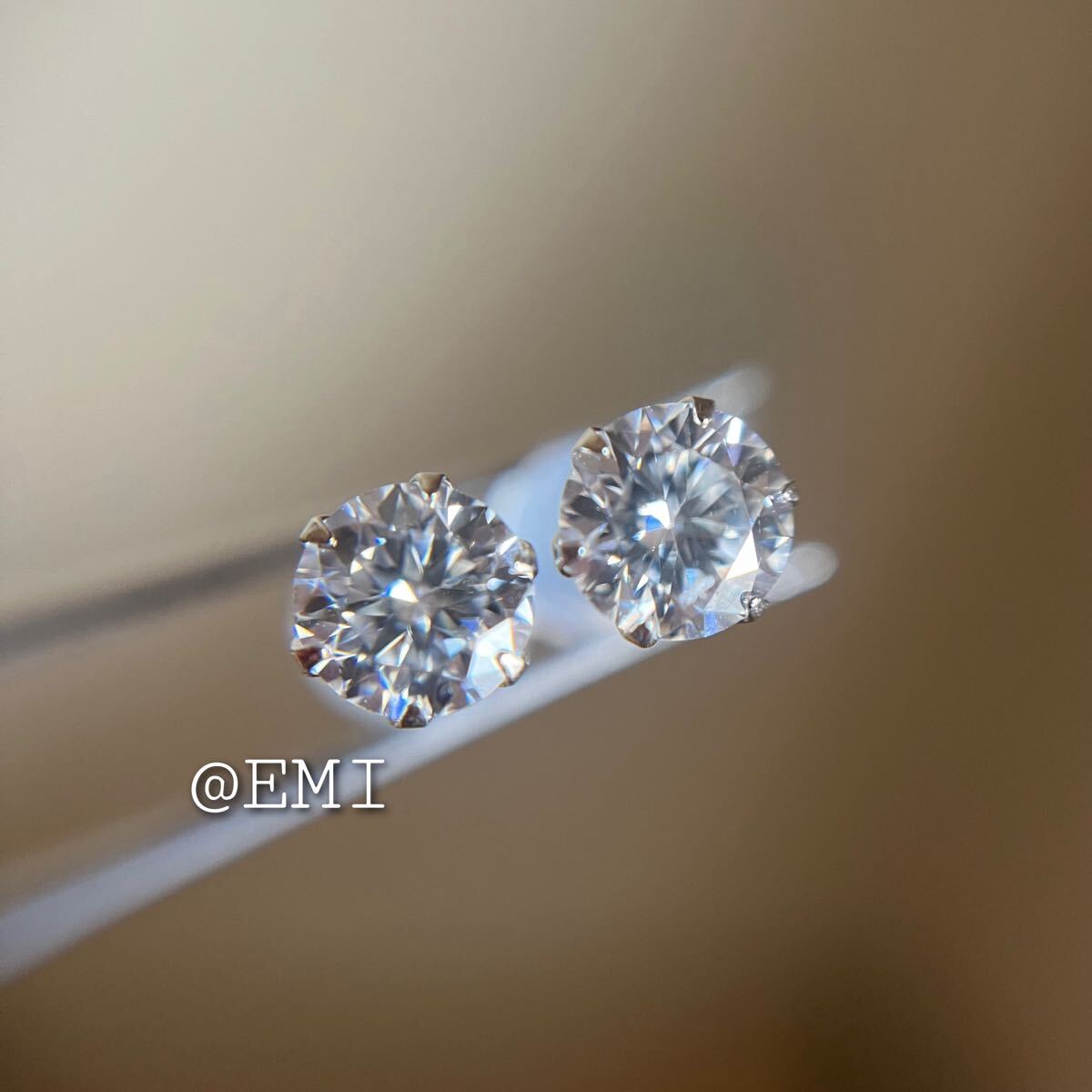 Pt900 モアッサナイトダイヤモンド　H&C　0.90カラット　ピアス　DIAMOND_画像5