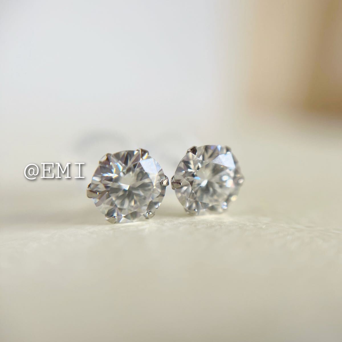 Pt900 モアッサナイトダイヤモンド　H&C　0.90カラット　ピアス　DIAMOND_画像6