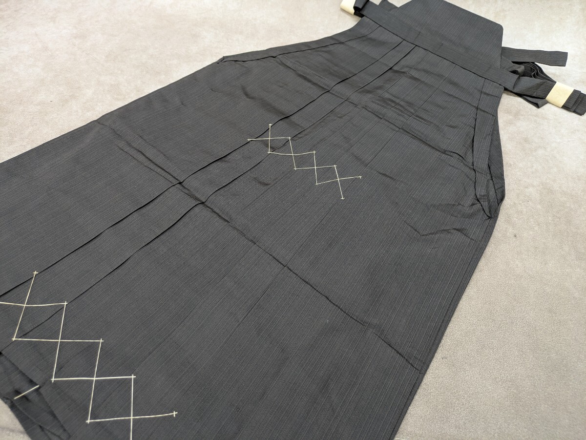 袴 馬乗り?袴 茶色 薄手 未使用品(汚れあり) ジュニア? 男性用? 武道 和服 着物 衣装 着用可能 袴下79.5㌢ コスプレ リメイク素材 材料_画像1