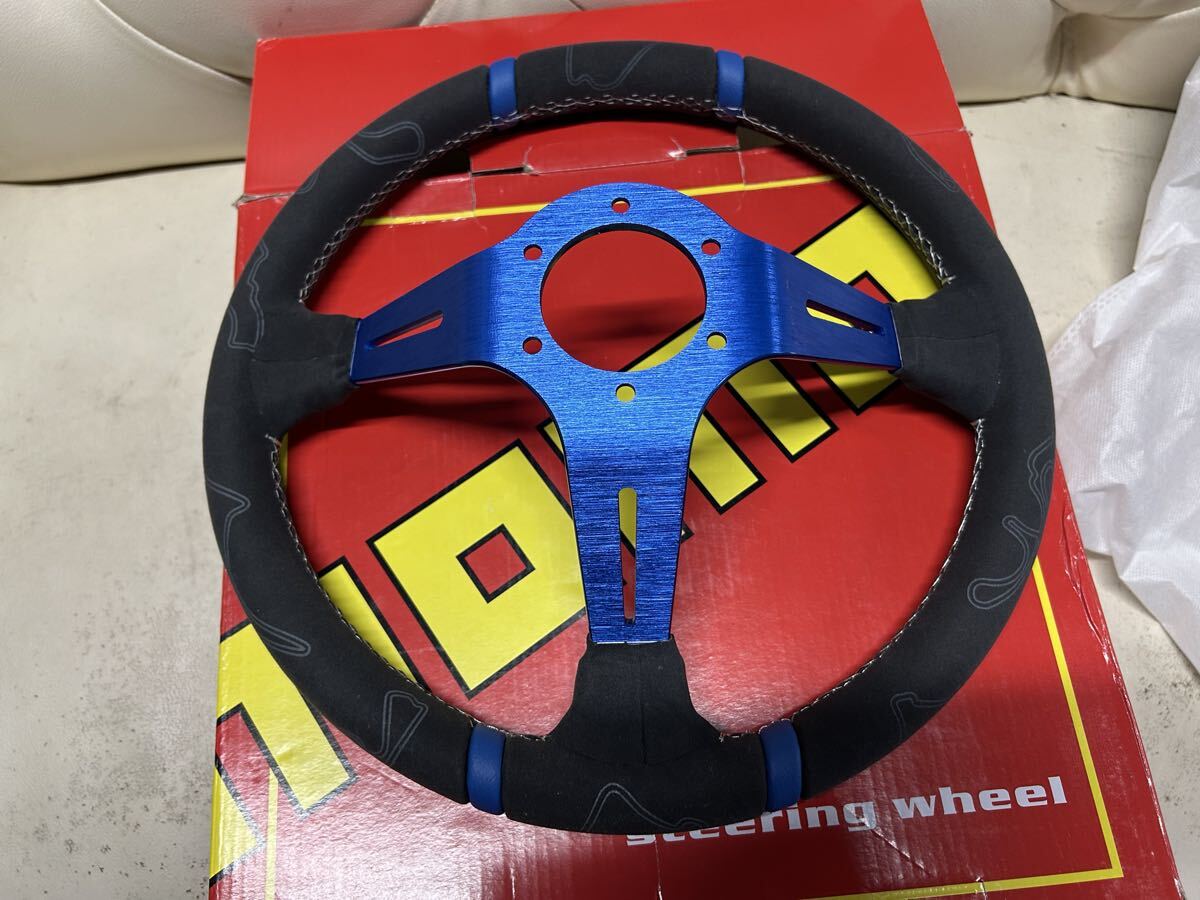 MOMO ステアリング 350ミリφ35 ブルー ホーンボタン付き_画像4