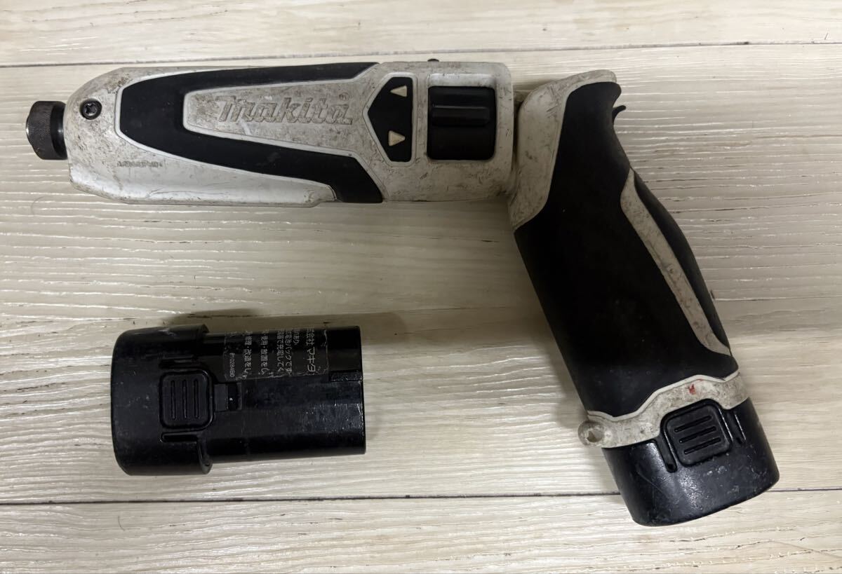 マキタ　ペンドライバ―　TD021D ホワイト　_画像1