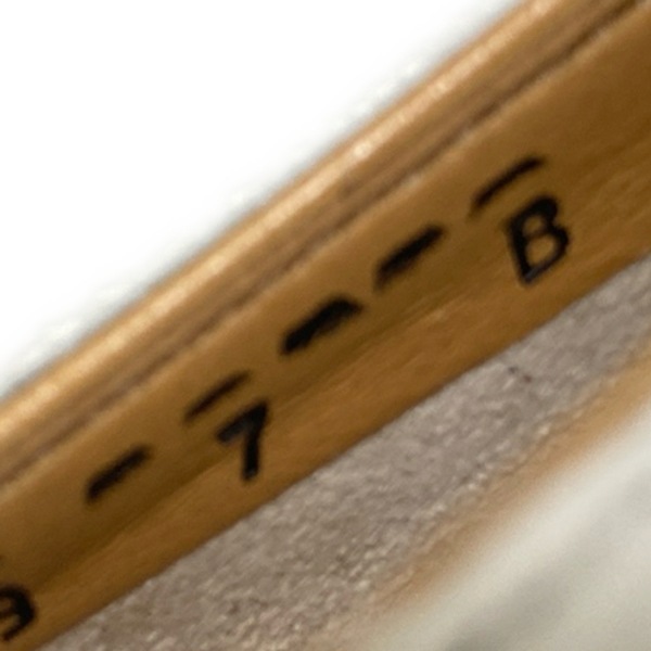  Salvatore Ferragamo FERRAGAMO/SalvatoreFerragamo плоская обувь 7 B - кожа белый × светло-коричневый женский обувь 