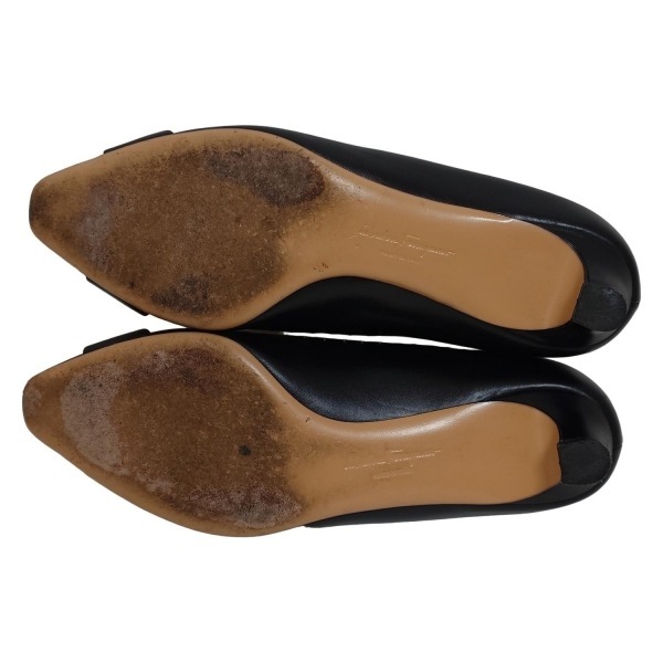 サルバトーレフェラガモ FERRAGAMO/SalvatoreFerragamo パンプス 4 D - レザー 黒×ゴールド レディース スタッズ 靴_画像4