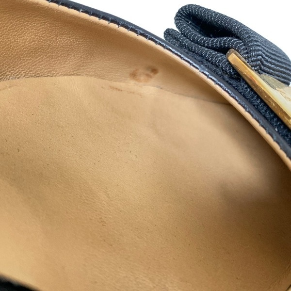  Salvatore Ferragamo FERRAGAMO/SalvatoreFerragamo туфли-лодочки 4 D - кожа чёрный женский vala/ выступающая подошва замена обивки settled обувь 