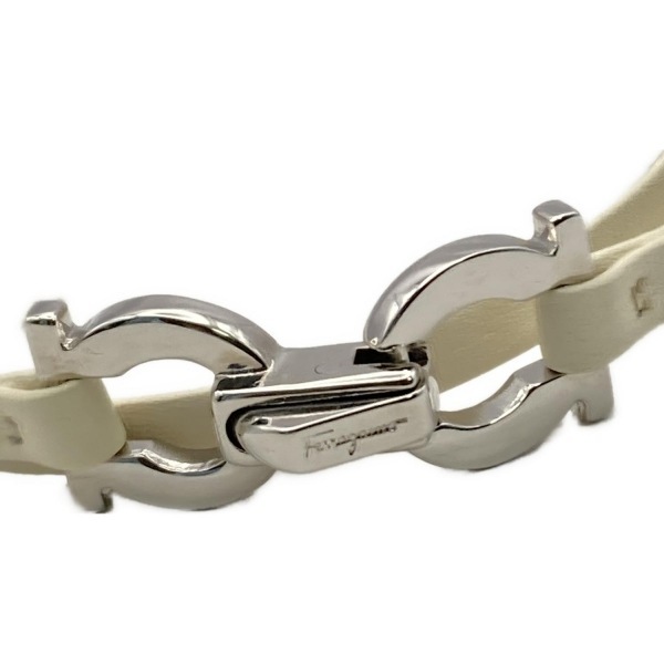  Salvatore Ferragamo FERRAGAMO/SalvatoreFerragamo браслет - кожа слоновая кость × серебряный gun chi-ni прекрасный товар аксессуары ( рука )