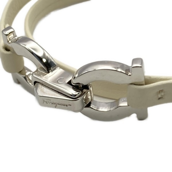  Salvatore Ferragamo FERRAGAMO/SalvatoreFerragamo браслет - кожа слоновая кость × серебряный gun chi-ni прекрасный товар аксессуары ( рука )