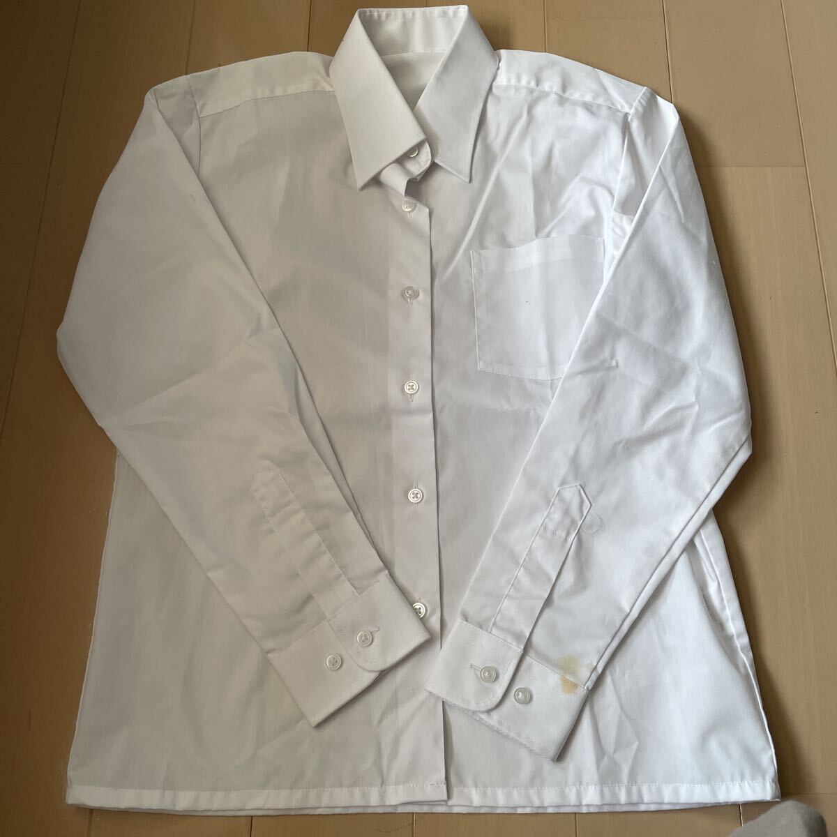 送料無料　未使用　CLOSSHI 女児長袖スクールシャツ　150cm A体 標準サイズ 吸水速乾　抗菌防臭　形態安定　綿高率混素材　送料込み_画像3