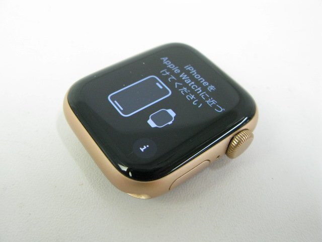 美品 AppleWatch SE 40mm GPS 32GB MKQ03J/A A2351 ゴールドアルミニウム【S1073】_画像2