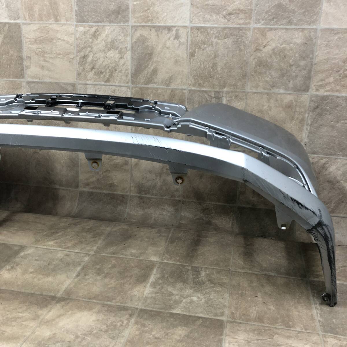 D10-321/ZRR80G/ZRR85G/ZWR80Gノア/エスクァイア純正フロントバンパー52119-28G70_画像6