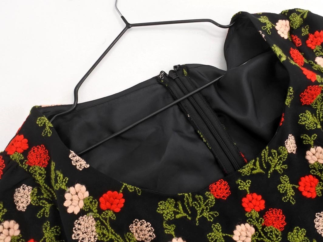 CYNTHIA ROWLEY シンシアローリー 花柄刺繍 フレア Aライン ワンピース size2/黒ｘ赤x緑 ◇■ ☆ fja1 レディース