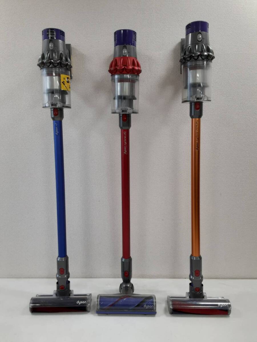 【8408 8413 8832 う】 ジャンク ダイソン dyson SV12 SV12 SV12 掃除機 コードレスクリーナー 清掃済み_画像2