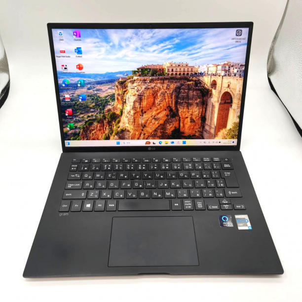 第11世代 i5 超軽量★ バッテリ◎ フルHD 14 LG ノートPC gram Core i5-1135G7 windows11 home 8GB SSD512GB カメラあり オフィス (C169)（_画像1