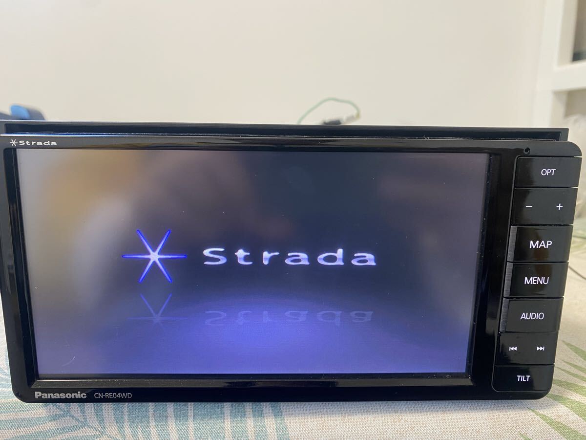 ★ PanasonicカーナビCN-RE04WD ★地図データ2017年_画像1