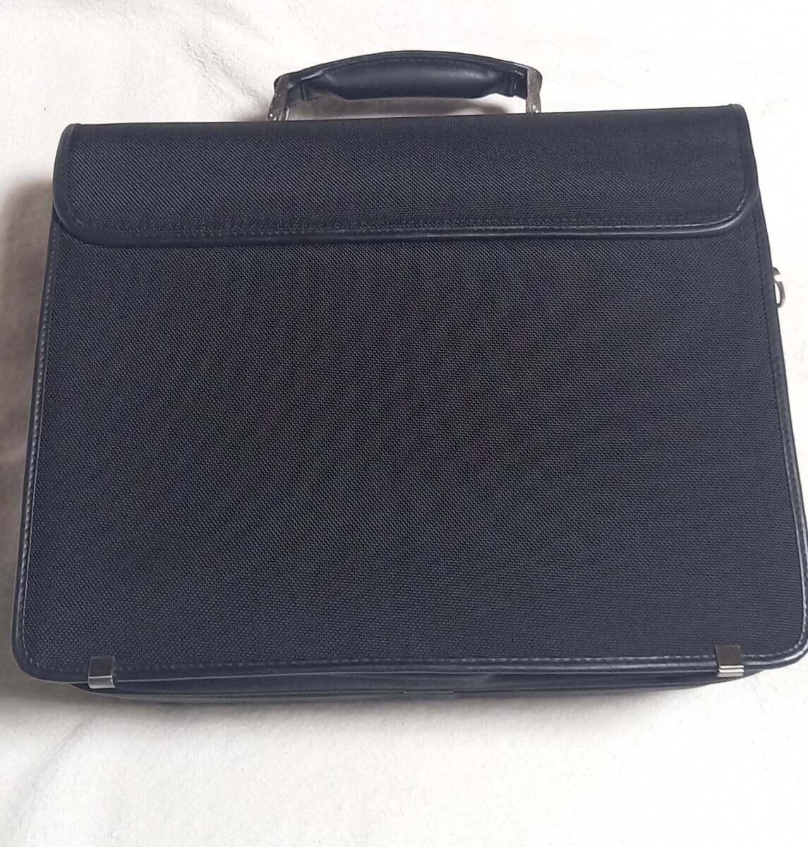 LAMBORGHINI　ランボルギーニ　プロテクトビジネスバッグ　手提げ　鞄　カバンのみ　美品_画像2