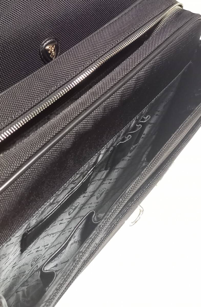 LAMBORGHINI　ランボルギーニ　プロテクトビジネスバッグ　手提げ　鞄　カバンのみ　美品_画像4