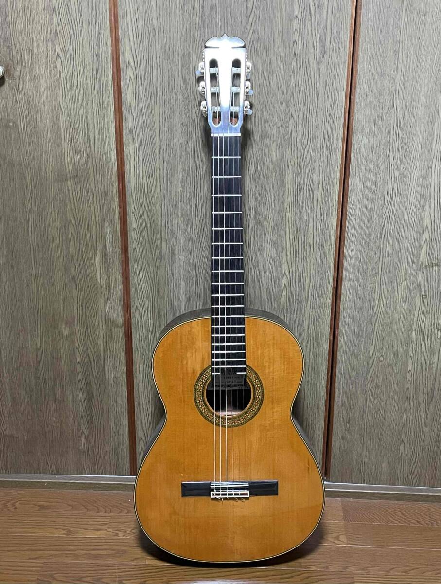 KODAIRA AST-40　TOP単板 小平 ハンドクラフト　クラシックギター 　ケース付き used_画像2
