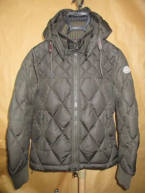 モンクレール MONCLER 　GIRARDOT 　袖ロゴ　ワッペン　ダイヤ　キルティング　フード　ダウン　ジャケット　0 国内正規品_画像1