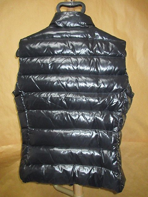 モンクレール MONCLER  GHANY GILET ガーニー ロゴ ワッペン ダウン ベスト 黒 3 未使用 デッドストック品_画像2