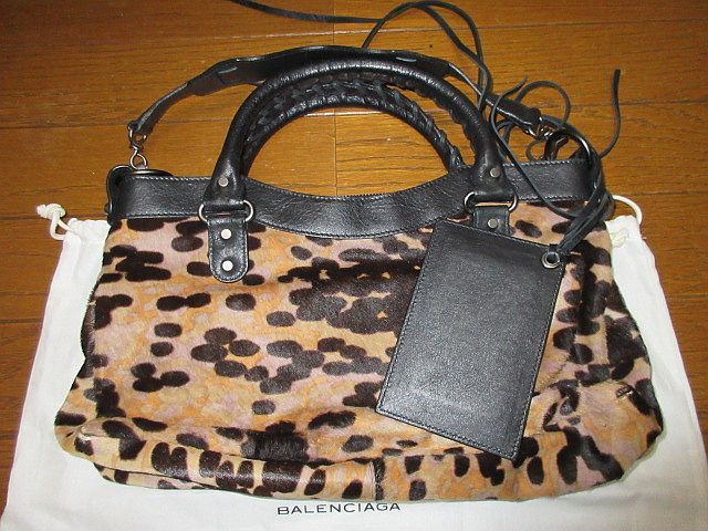 バレンシアガ　BALENCIAGA　　ザ　ファースト　2way　レザー　ショルダー　　バッグ　ハラコ　ファー　美品_画像2