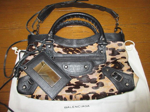 バレンシアガ　BALENCIAGA　　ザ　ファースト　2way　レザー　ショルダー　　バッグ　ハラコ　ファー　美品_画像1