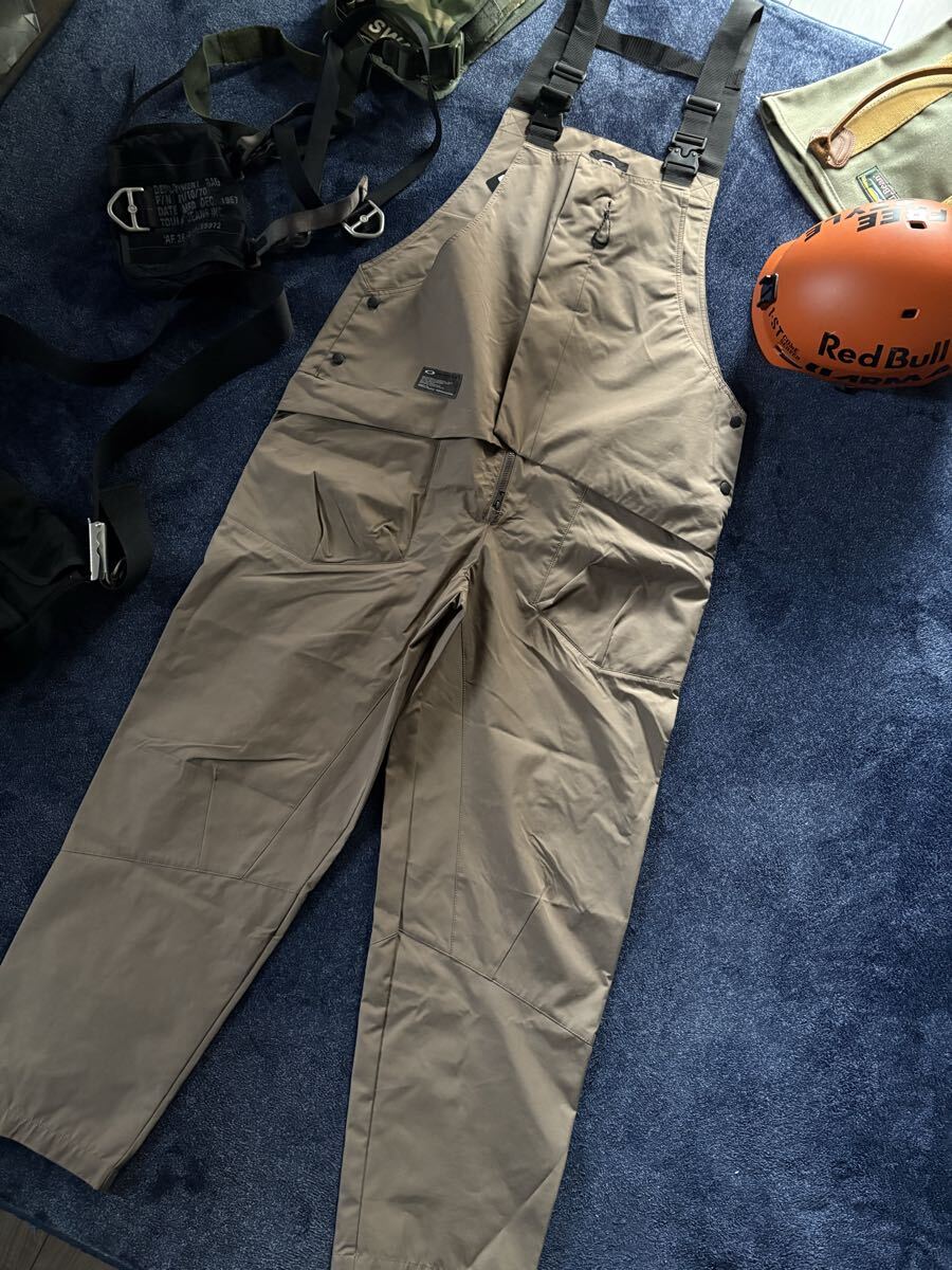 新品 定価25,300円 オークリー OAKLEY 高性能オーバーオール Fgl Class C All In One 1.0 スノボ/スキー ロングパンツ sizeXL FOA406351_画像2