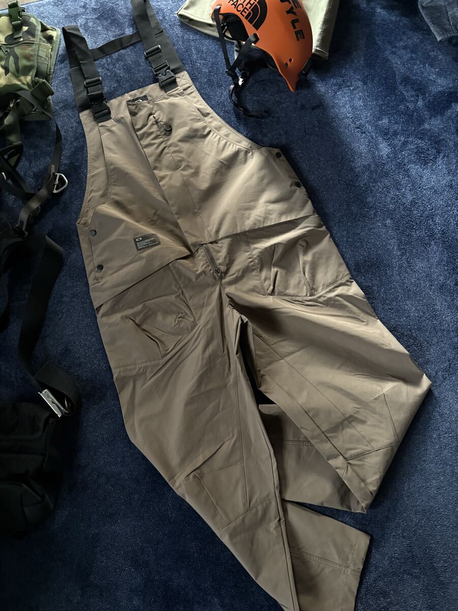 新品 定価25,300円 オークリー OAKLEY 高性能オーバーオール Fgl Class C All In One 1.0 スノボ/スキー ロングパンツ sizeXL FOA406351_画像1