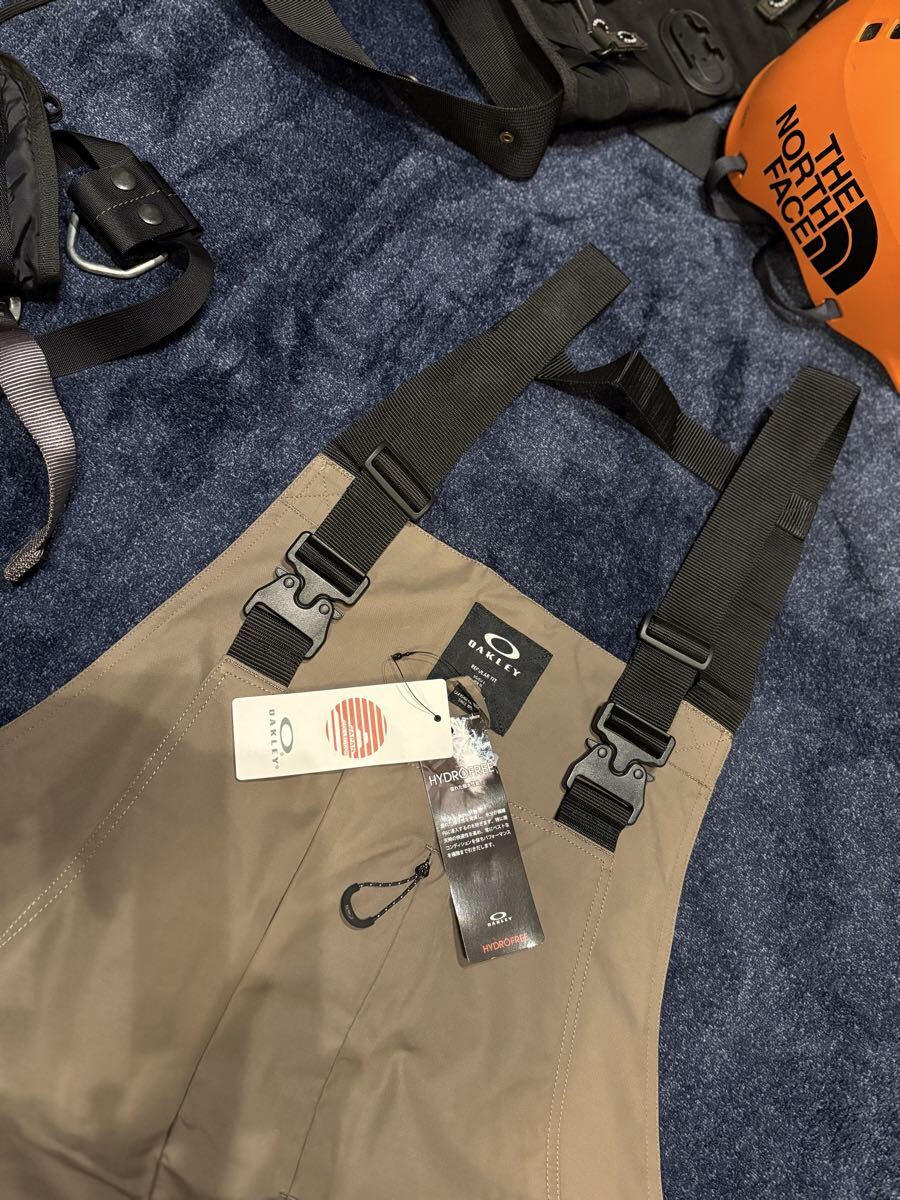 新品 定価25,300円 オークリー OAKLEY 高性能オーバーオール Fgl Class C All In One 1.0 スノボ/スキー ロングパンツ sizeXL FOA406351_画像3