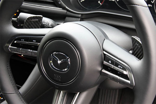 AutoExe オートエクゼ カーボンパドルシフトレバー マツダ3 ファストバック BP5P BP8P BPEP BPFP BPFJ3P ステアリングシフトスイッチ装着車_画像2