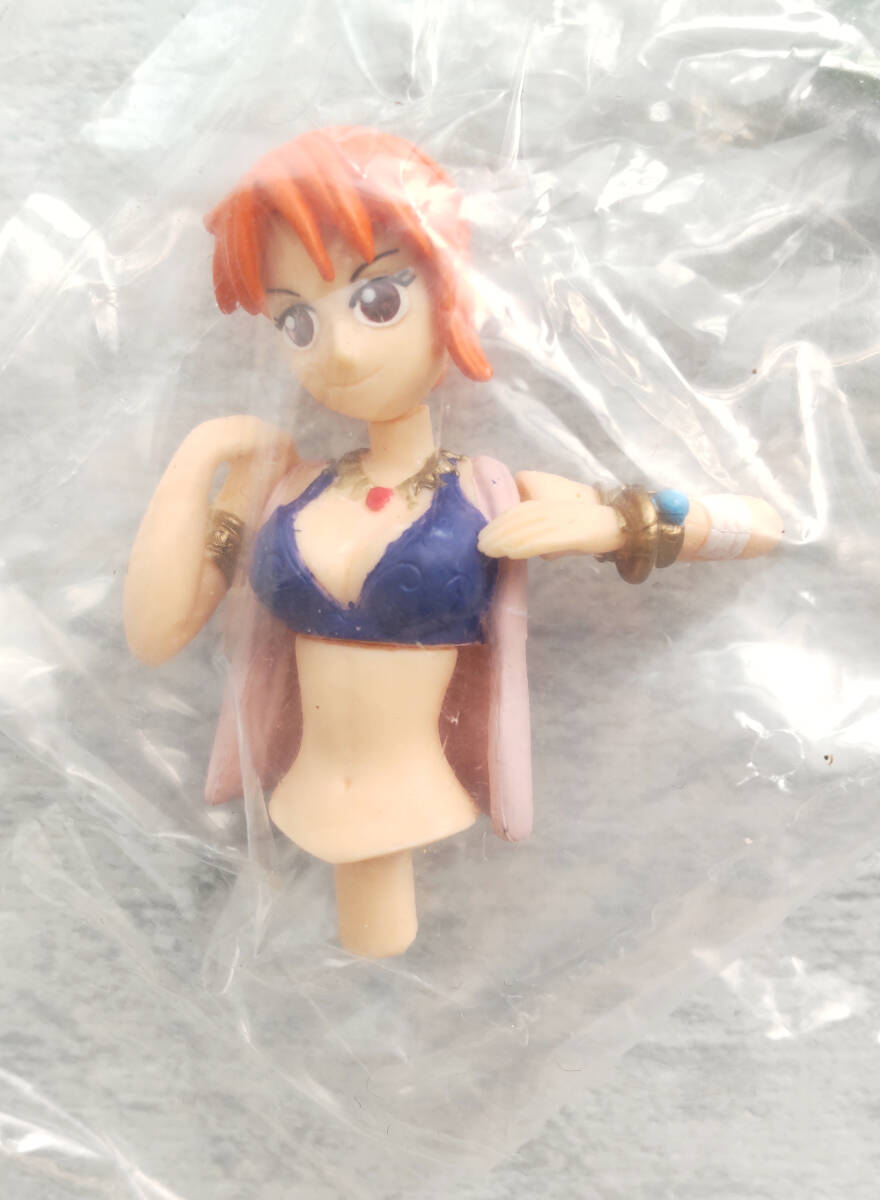 ONE PIECE ワンピース ジオラマ ワールド PART.1　ナミ＆チョッパー　2体セット　バンダイ　ガチャポン　2002年　【未開封品】_画像4
