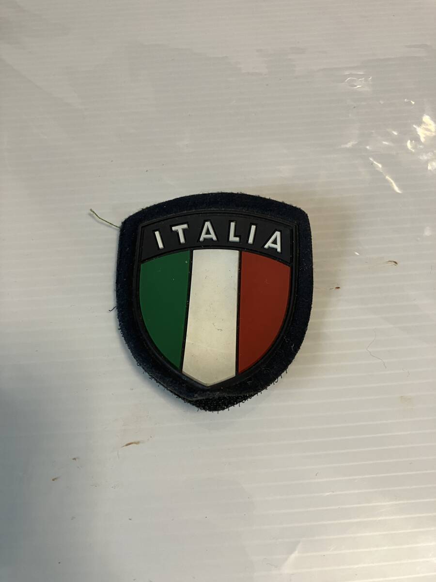 イタリア軍　ベルクロ付　表面ビニール加工済み_画像1