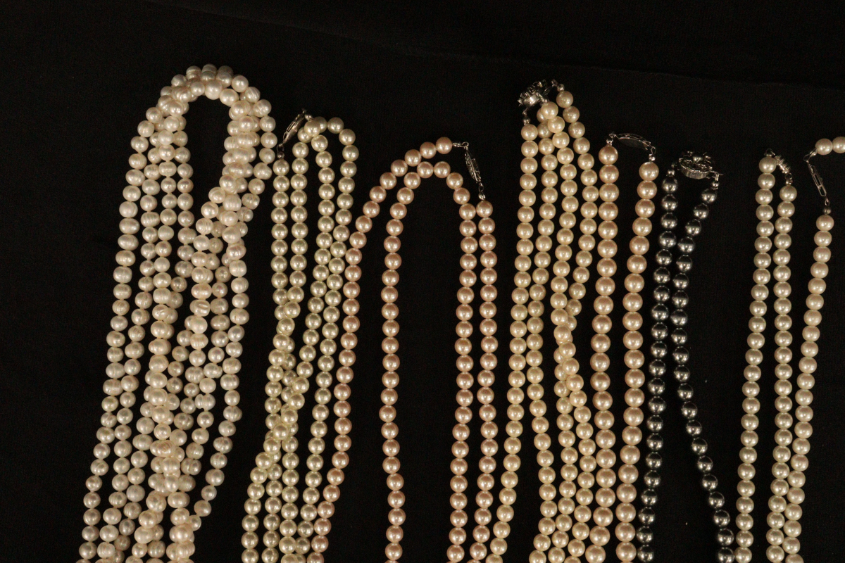 ★フェイクパールまとめ 2kg 真珠 パール ネックレス ピアス イヤリング ブローチ リング アクセサリー ファッション 小物 _HID_C0917-I01F_画像2