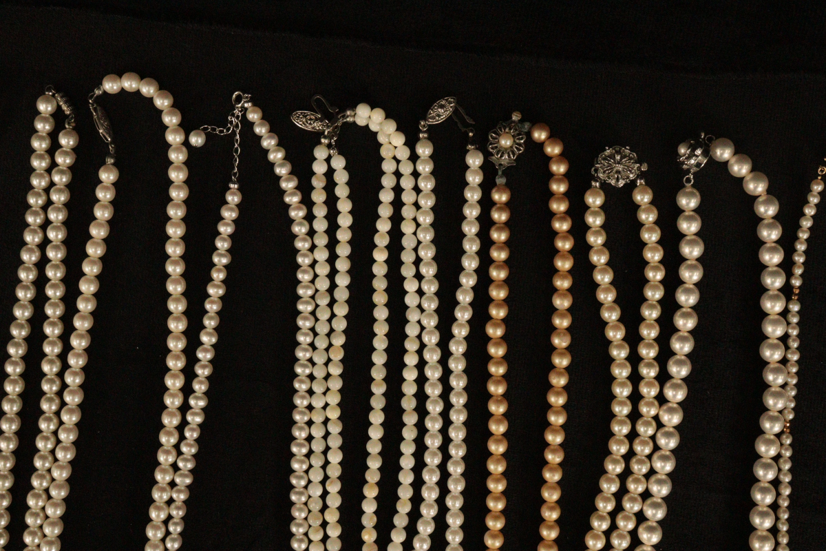 ★フェイクパールまとめ 2kg 真珠 パール ネックレス ピアス イヤリング ブローチ リング アクセサリー ファッション 小物 _HID_C0917-I01F_画像3