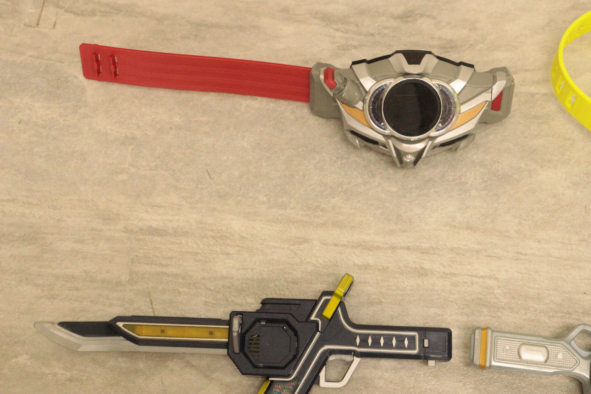 ■★戦隊シリーズ おもちゃまとめ 仮面ライダードライブ 鎧武 ガイム ウィザード 獣電戦隊キョウリュウジャー 武器 パーツ_JIR_C0917-I011_画像2