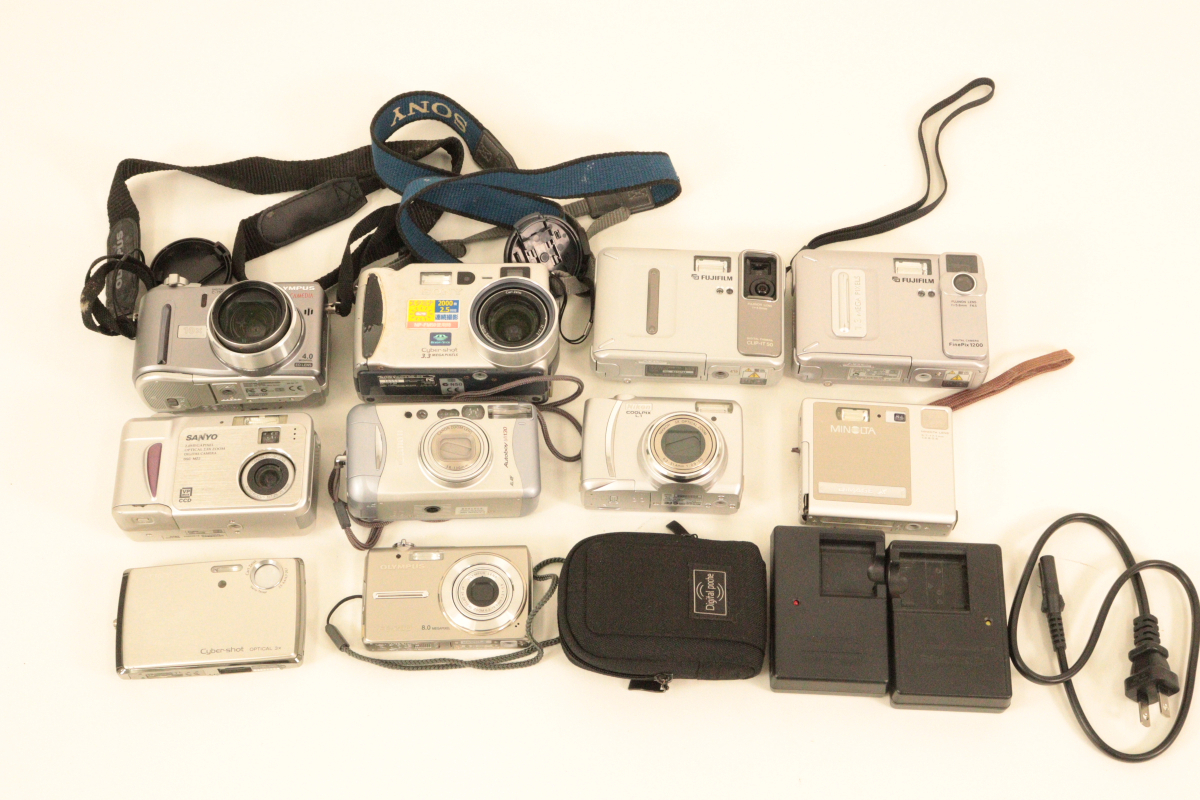 ★デジカメ 10点まとめ OLYMPUS SONY FUJIFILM CANON NIKON SANYO MINOLTA C-755 DSC-S70 FINEPIX 1200 CLIP-IT 50 FE-280_JID_C1002-I007 _画像1
