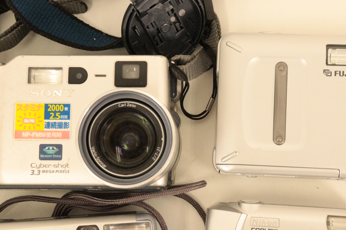 ★デジカメ 10点まとめ OLYMPUS SONY FUJIFILM CANON NIKON SANYO MINOLTA C-755 DSC-S70 FINEPIX 1200 CLIP-IT 50 FE-280_JID_C1002-I007 _画像3