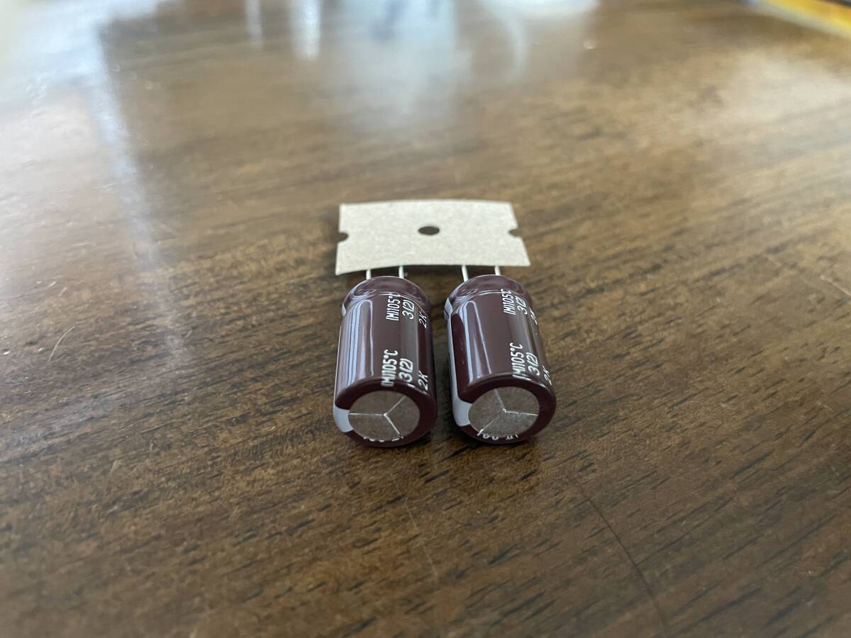 未使用 日本ケミコン リード形 アルミ 電解コンデンサー 100V 150μF (105℃) ２個セット \300即決_画像4