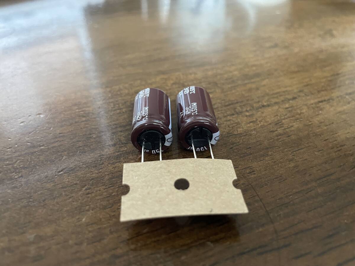 未使用 日本ケミコン リード形 アルミ 電解コンデンサー 100V 150μF (105℃) ２個セット \300即決_画像5