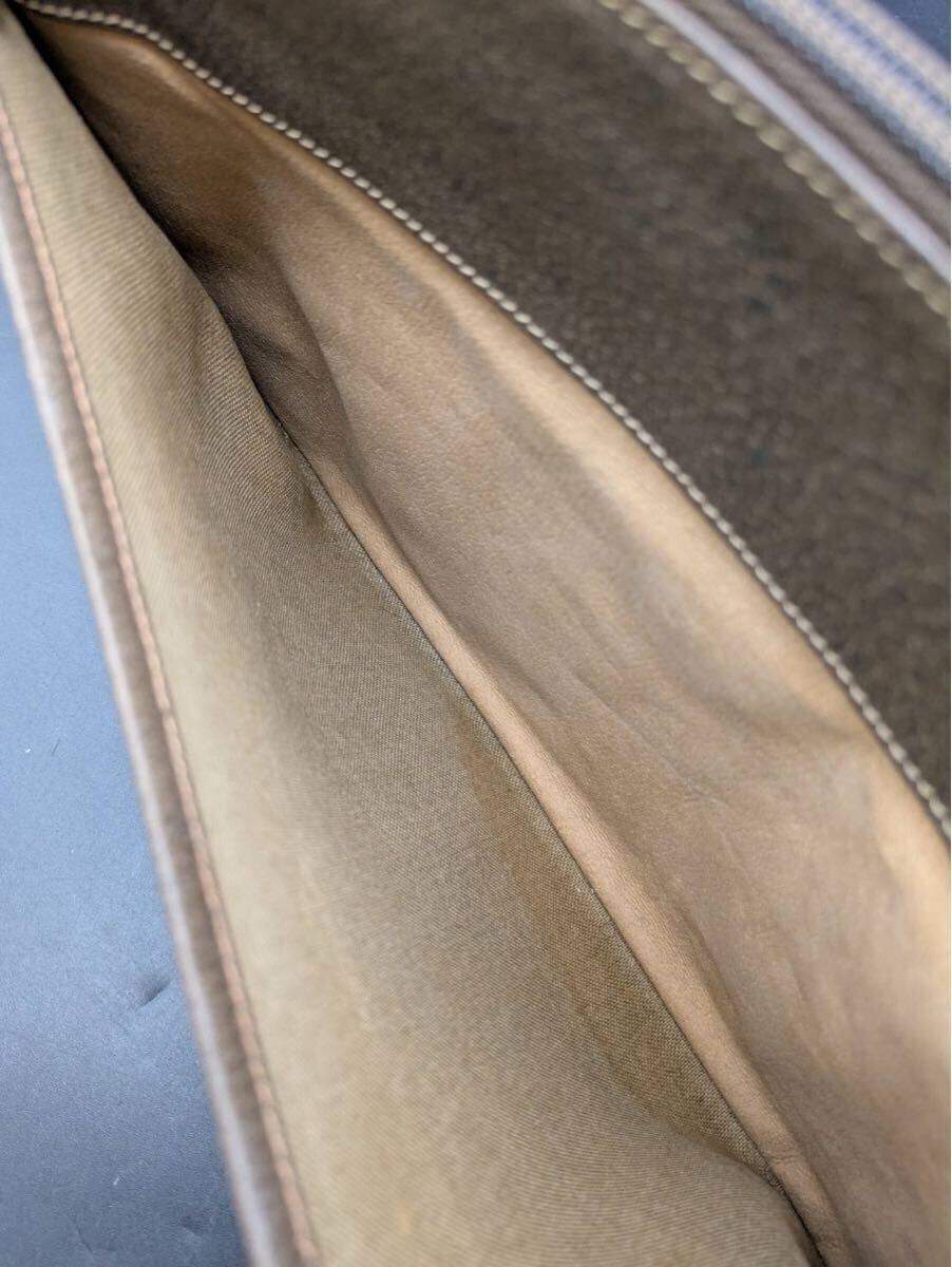 春名 9月 No.206 GUCCI グッチ ショルダーバッグ GGスプリーム GG柄 バッグ オールドグッチ 904.02.026 保管袋付き 内側汚れ多数_画像4