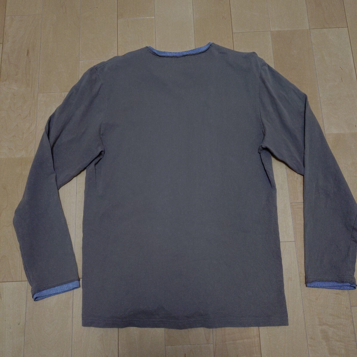 タケオ・キクチ　TAKEO KIKUCHI 長袖Tシャツ カットソー サイズ２ カーキ_画像4