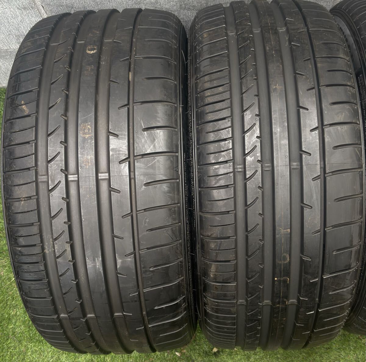 255/40ZR17 98Y XL DUNLOP SP SPORT MAXX 050+ 4本セット 未使用品商品の状態: 未使用 【即決送料無料]本セット 2018年製 4本10分山_画像3