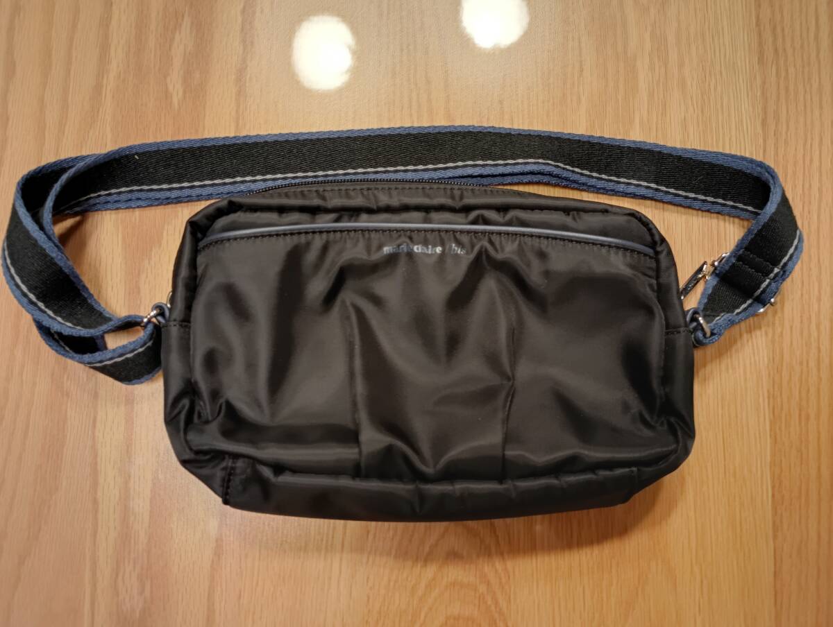 【正規品・極美品・送料410円】marie claire / bis マリクレール ナイロン ショルダーバッグ サコッシュ ブラック&ネイビー_画像1