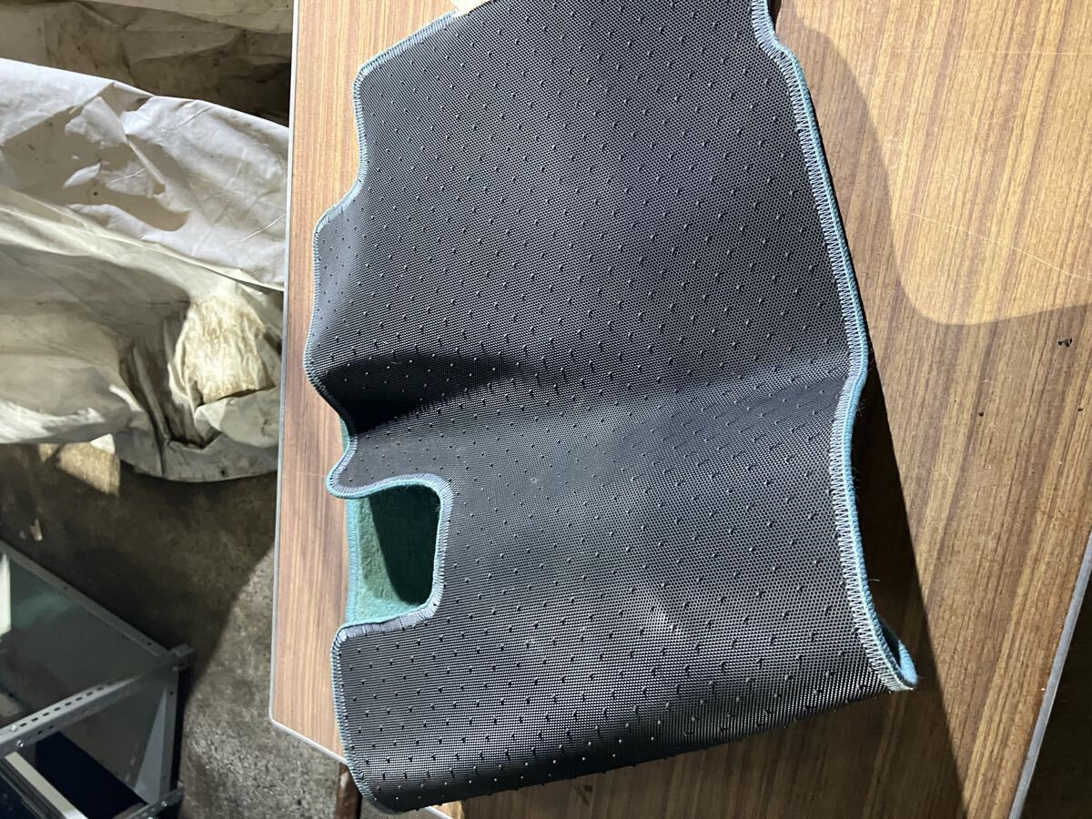 フロアマット 日産　キタキツネ　セレナ　当時物　 フロアカーペット　NISSAN_画像4