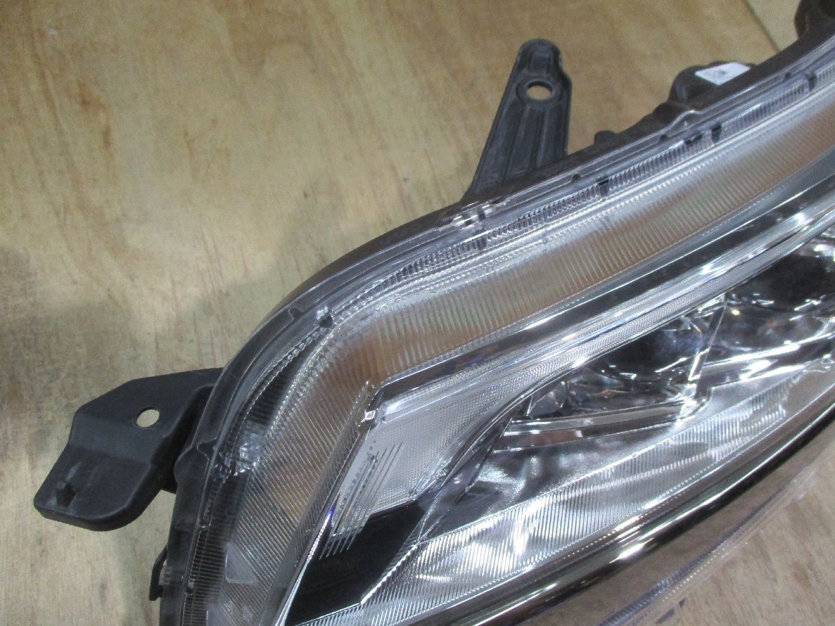 即決　ノア　ZRR80W 後期　LED　左ヘッドライト　純正　ICHIKOH 28-239 刻印:M　W×B　ZWR80W_画像5
