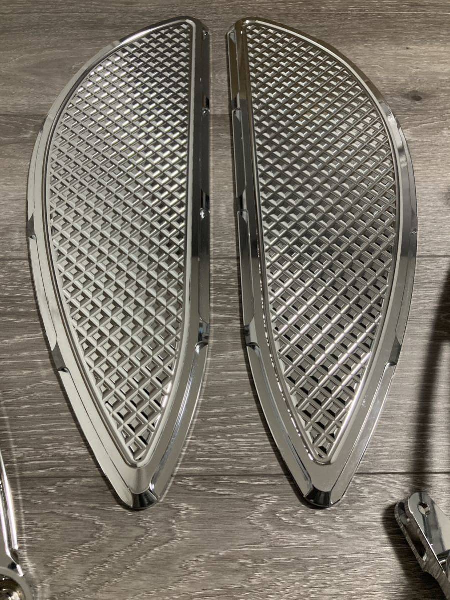 即納　ハーレー　フロアボード　シフター　ブレーキ　セット　ツーリング 　 FLHR FLHX FLHTCUフットペグ メッキ　ソフテイル バガー　1_画像2