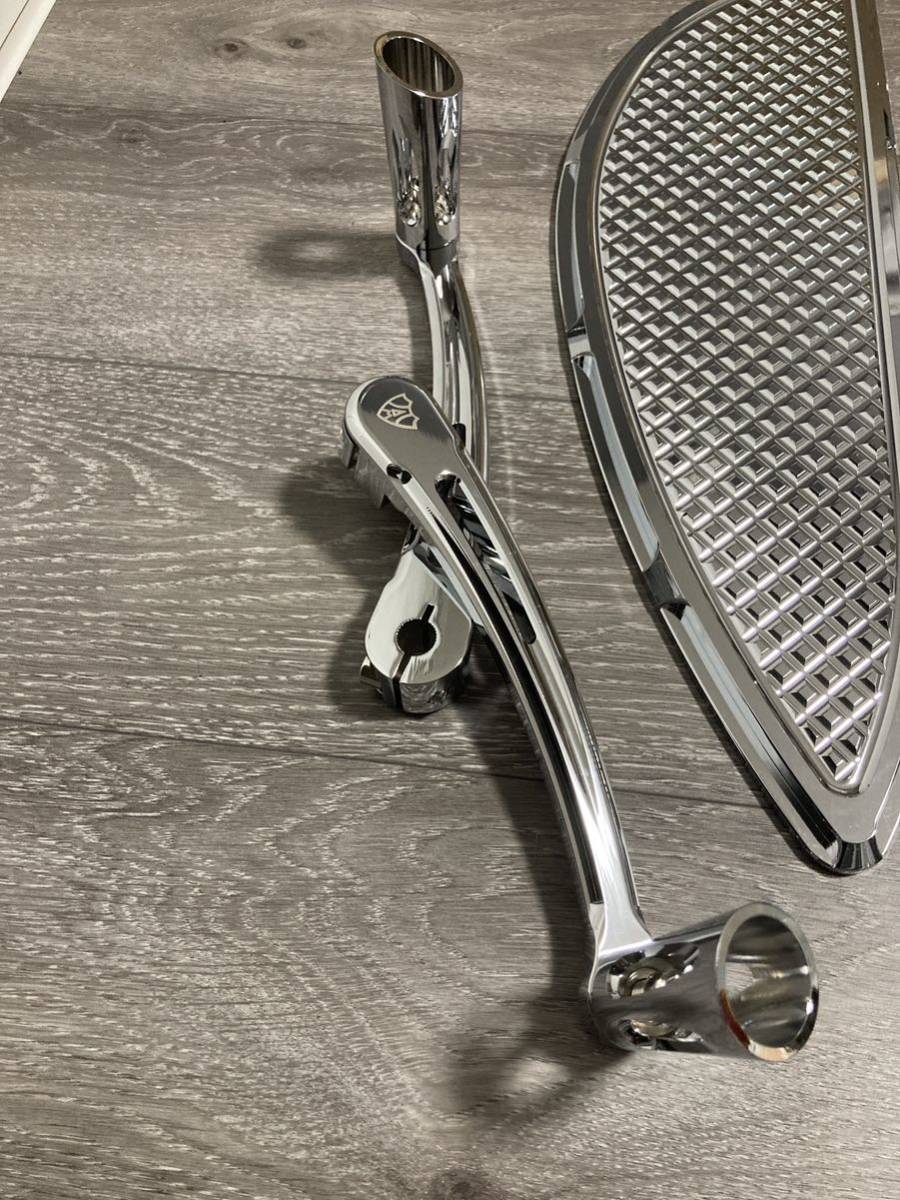 即納　ハーレー　フロアボード　シフター　ブレーキ　セット　ツーリング 　 FLHR FLHX FLHTCUフットペグ メッキ　ソフテイル バガー　1_画像3