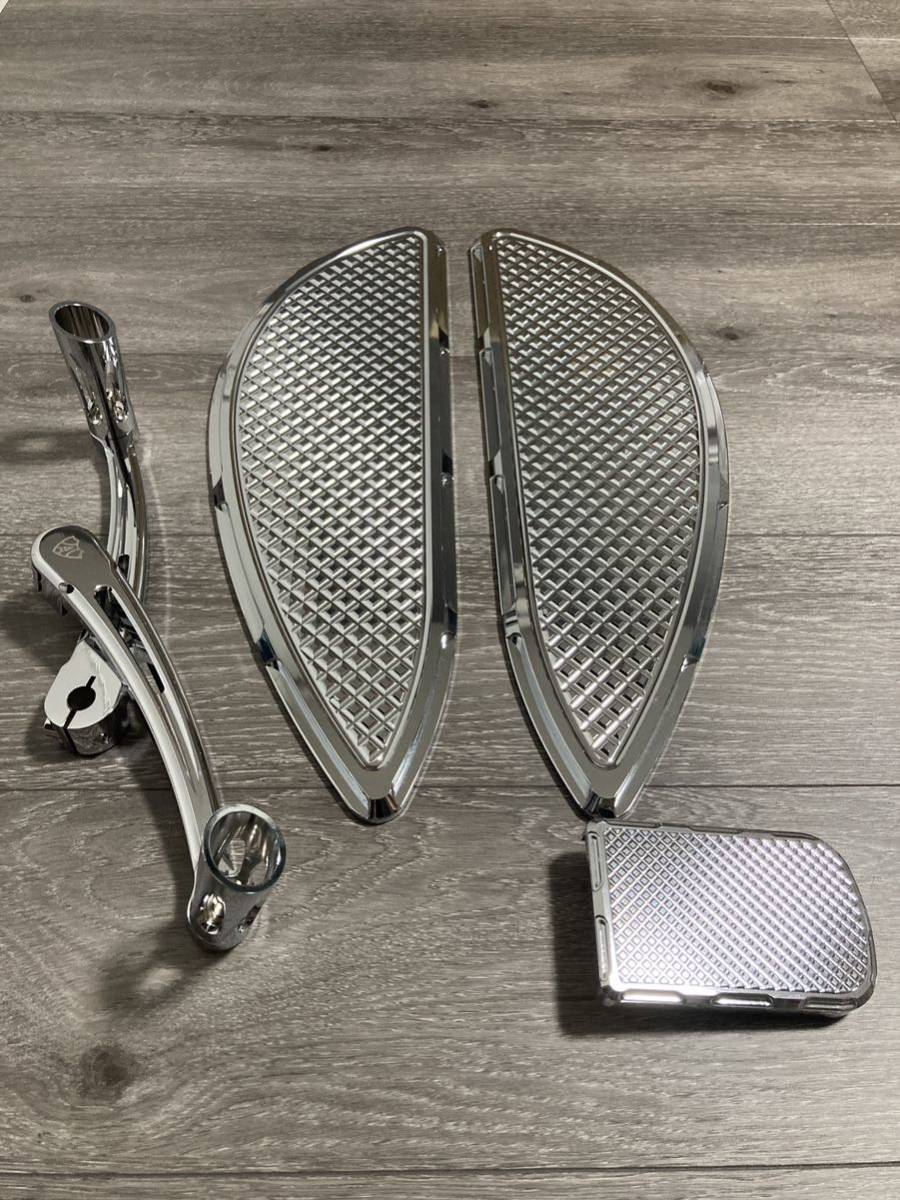 即納　ハーレー　フロアボード　シフター　ブレーキ　セット　ツーリング 　 FLHR FLHX FLHTCUフットペグ メッキ　ソフテイル バガー　1_画像6