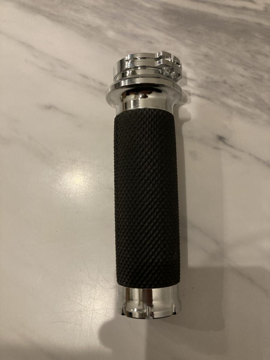 送料無料　即納　ハーレー　ハンドル　グリップ　RSD ツーリング　ドラッグスター スティード バルカン 1インチ アメリカン　メッキ_画像3