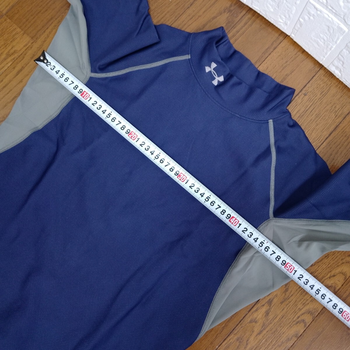 1410【中古】UNDER ARMOUR GOLF アンダーアーマーゴルフ ゴルフウェア 長袖ハイネックインナーシャツ メンズサイズ L 青紫/グレー _画像3