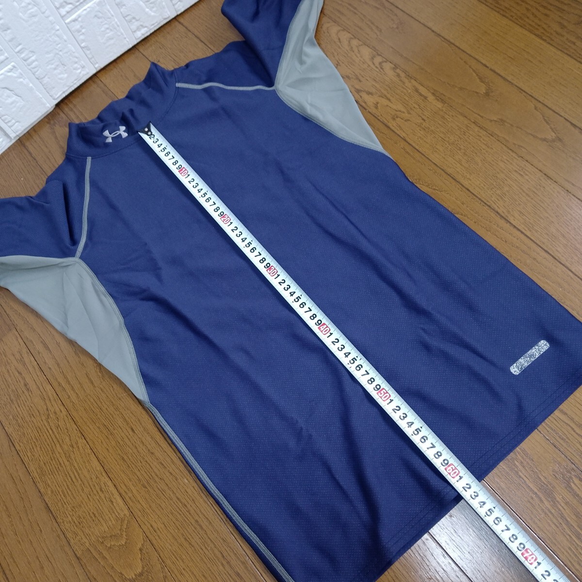 1410【中古】UNDER ARMOUR GOLF アンダーアーマーゴルフ ゴルフウェア 長袖ハイネックインナーシャツ メンズサイズ L 青紫/グレー _画像4